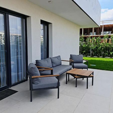 Sara Apartment Орадеа Екстериор снимка