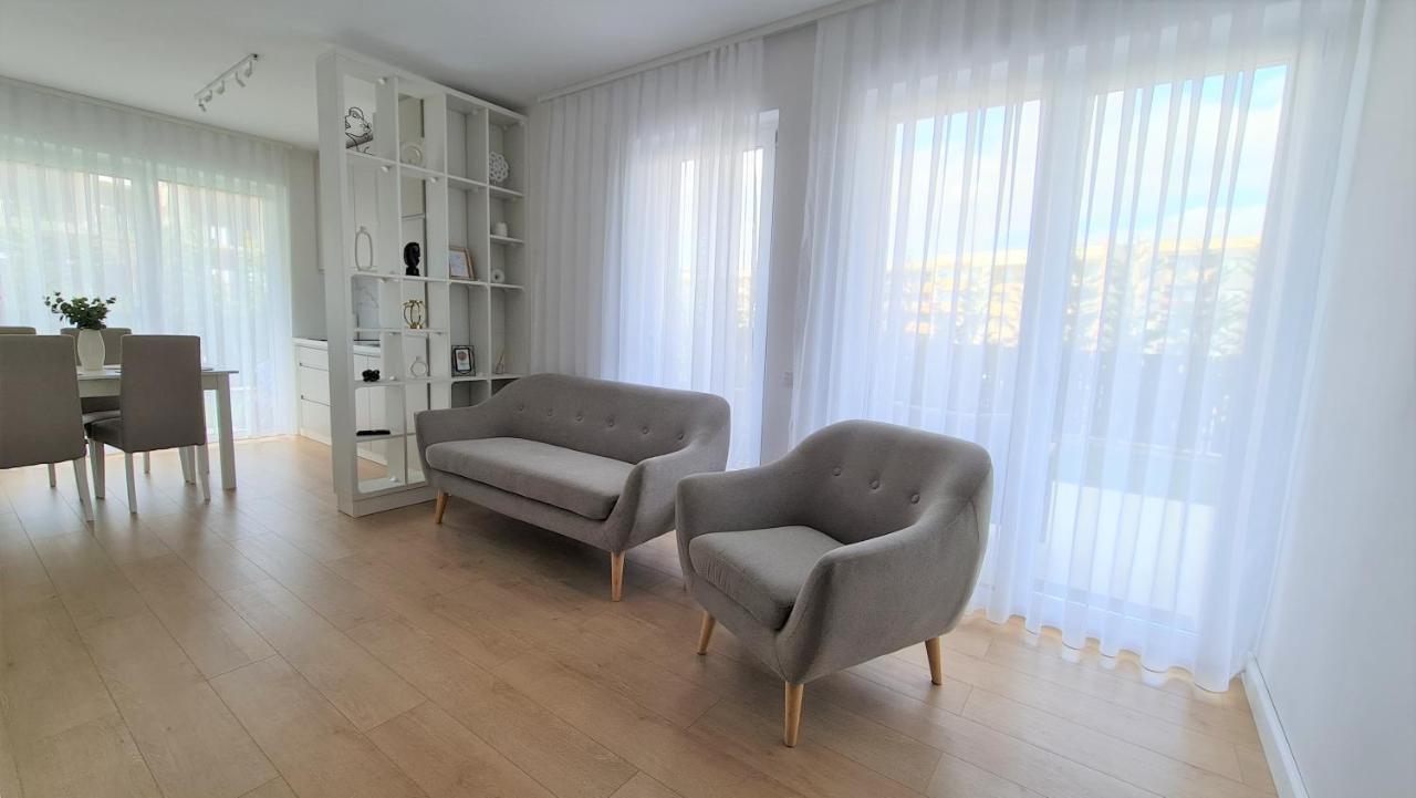 Sara Apartment Орадеа Екстериор снимка