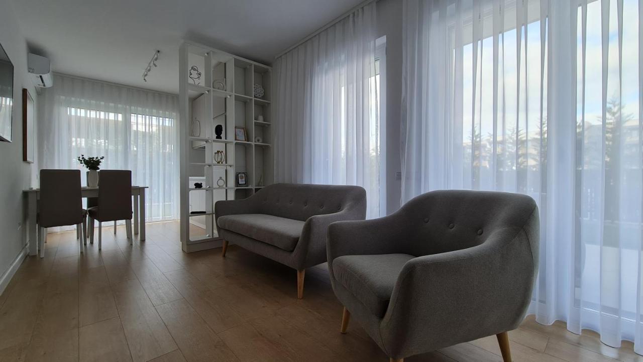 Sara Apartment Орадеа Екстериор снимка