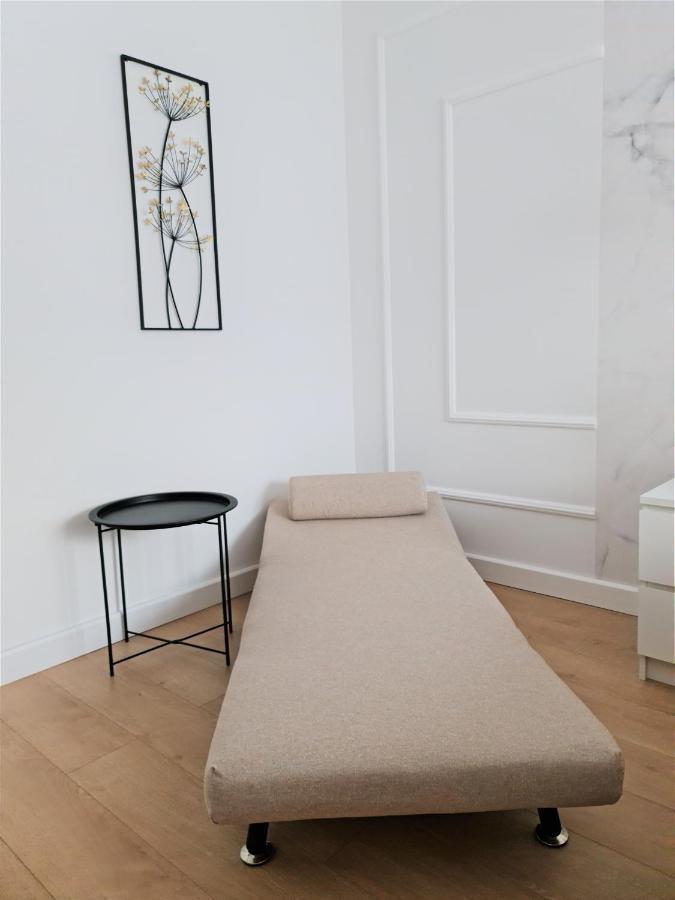Sara Apartment Орадеа Екстериор снимка